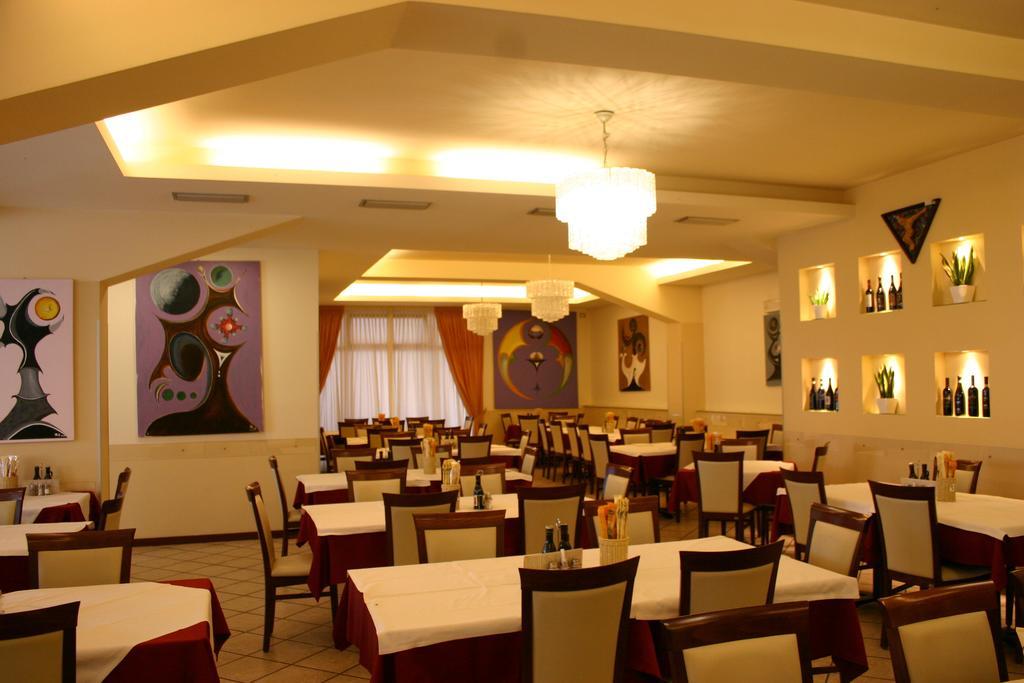 Hotel Moro Freoni San Pietro In Cariano Esterno foto