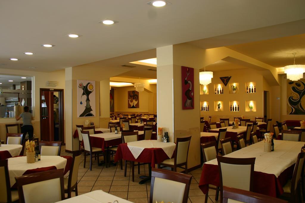 Hotel Moro Freoni San Pietro In Cariano Esterno foto