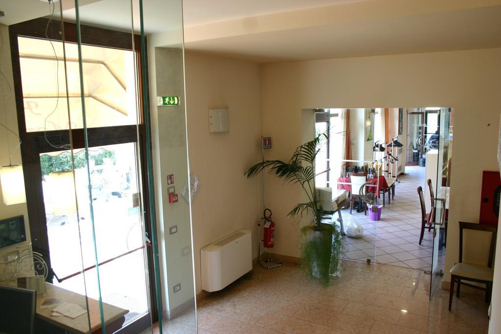 Hotel Moro Freoni San Pietro In Cariano Esterno foto
