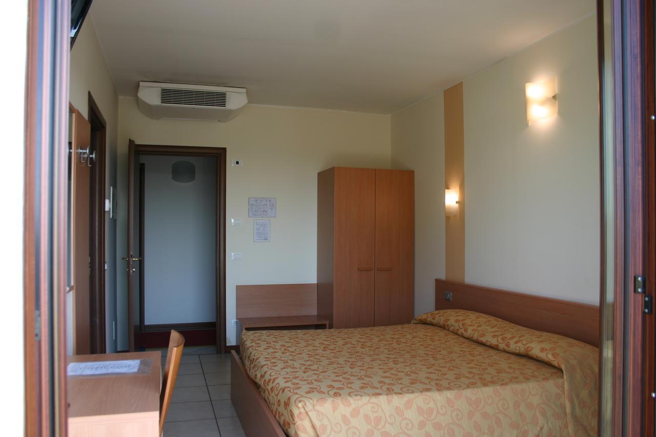Hotel Moro Freoni San Pietro In Cariano Esterno foto